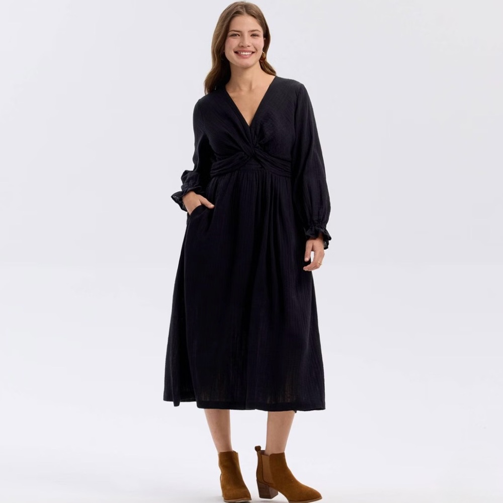 NWT universal threads, target, Women's Black Long Sleeve Midi Dress, size medium